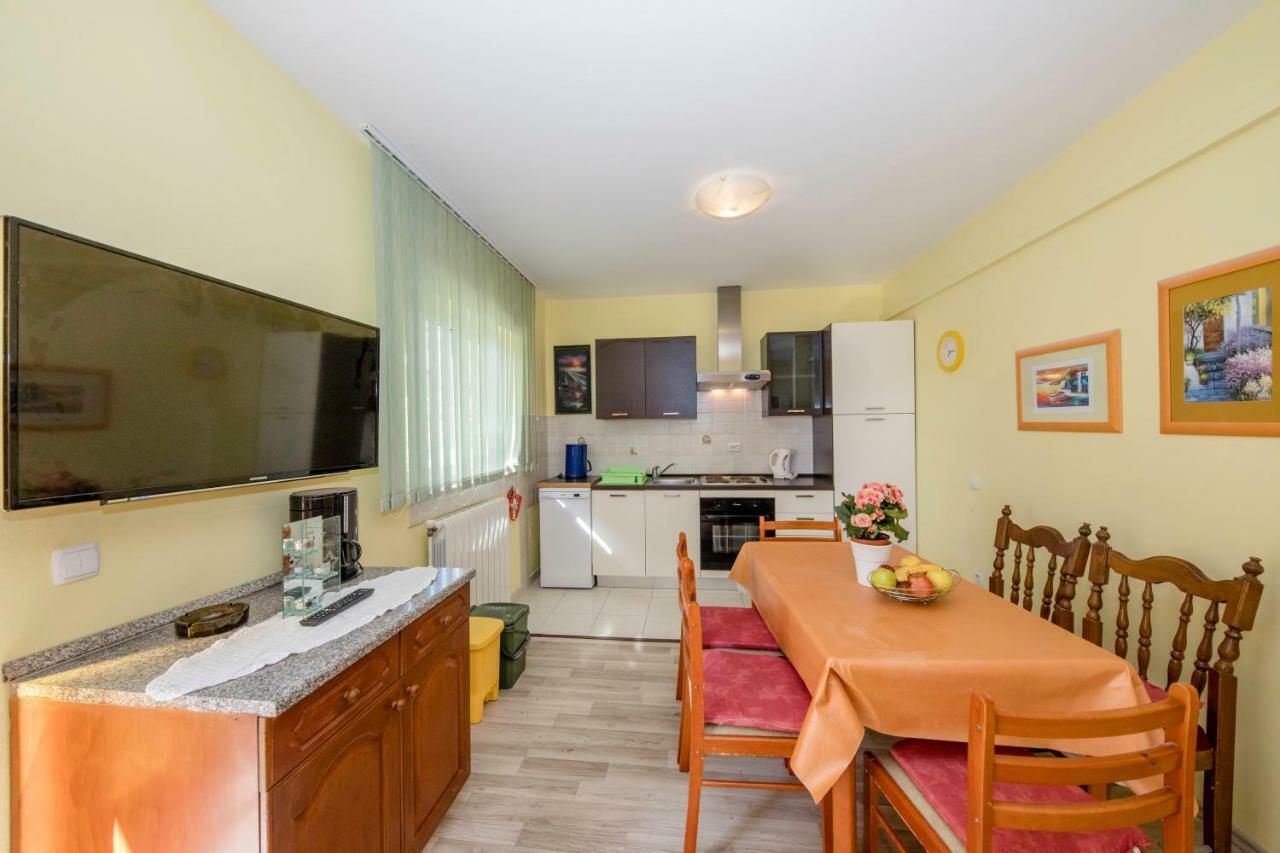 Apartment Marina Rab Town Exterior foto